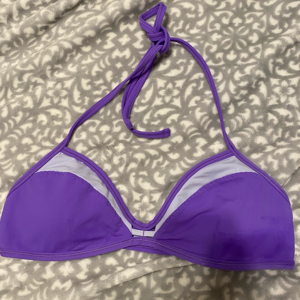 Lululemon bra size 8